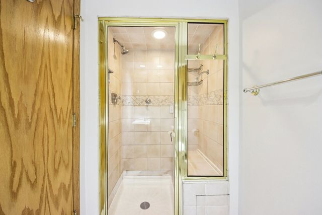 527 W Eastman Street 2C, Arlington Heights, IL 60005