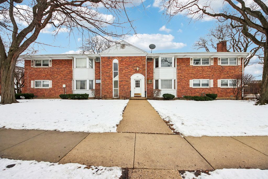 527 W Eastman Street 2C, Arlington Heights, IL 60005
