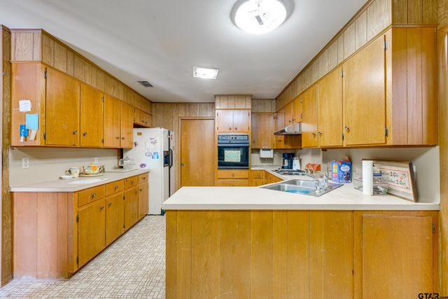 1054 AN COUNTY ROAD 415, Palestine, TX 75801