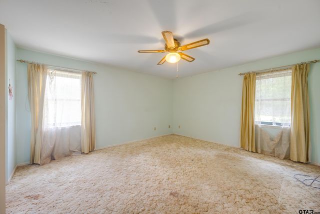 1054 AN COUNTY ROAD 415, Palestine, TX 75801