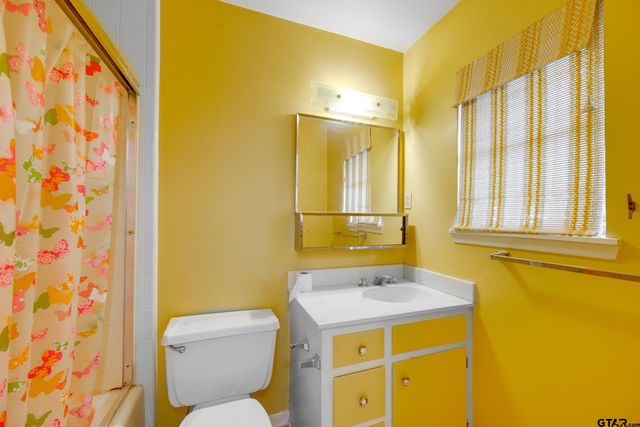 1054 AN COUNTY ROAD 415, Palestine, TX 75801