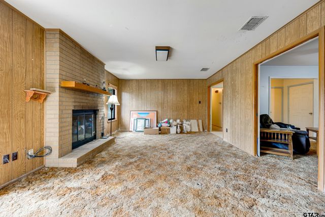 1054 AN COUNTY ROAD 415, Palestine, TX 75801
