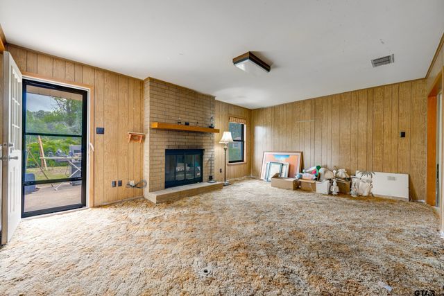1054 AN COUNTY ROAD 415, Palestine, TX 75801