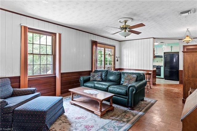 4220 Mashie Drive, Pfafftown, NC 27040