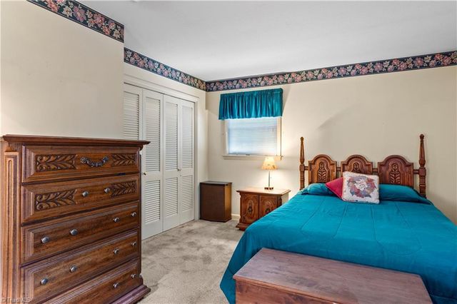 4220 Mashie Drive, Pfafftown, NC 27040