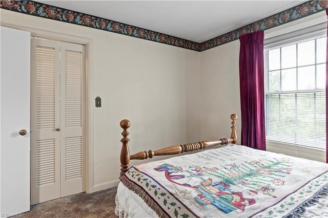4220 Mashie Drive, Pfafftown, NC 27040
