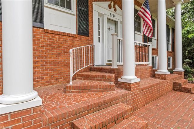4220 Mashie Drive, Pfafftown, NC 27040