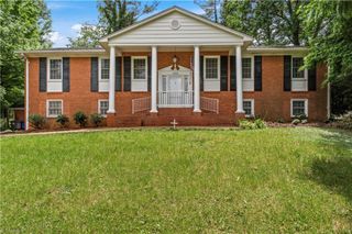 4220 Mashie Drive, Pfafftown, NC 27040