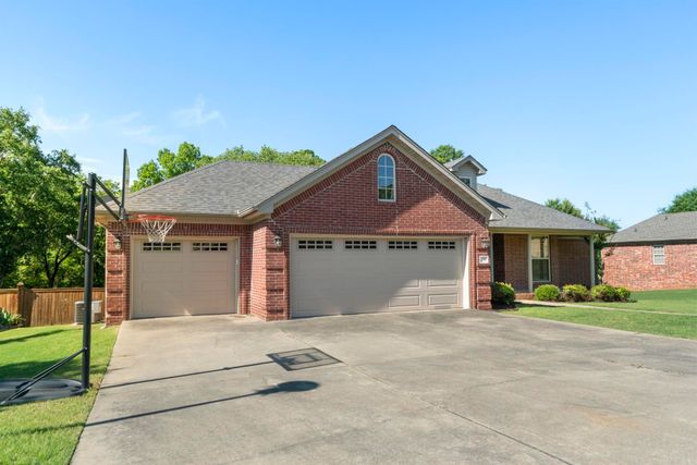 130 Lakeland Drive, Cabot, AR 72023