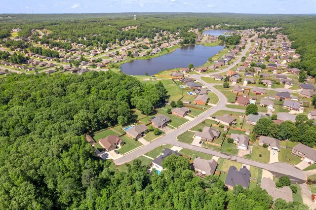 130 Lakeland Drive, Cabot, AR 72023