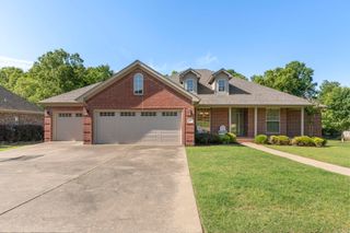 130 Lakeland Drive, Cabot, AR 72023