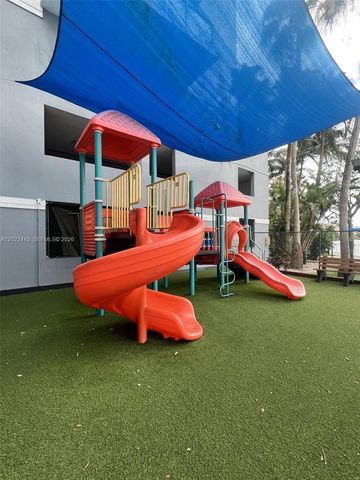 5085 NW 7th St 503, Miami, FL 33126