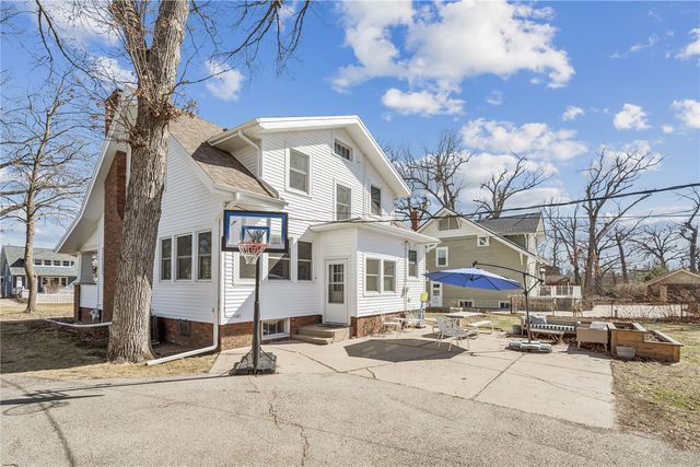 535 Forest Drive SE, Cedar Rapids, IA 52403