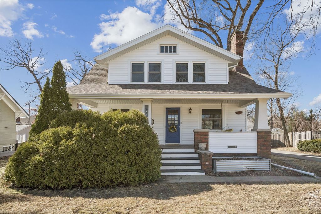 535 Forest Drive SE, Cedar Rapids, IA 52403