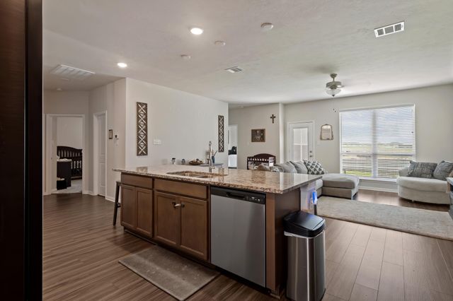 2040 Muscadine Trail, Brenham, TX 77833