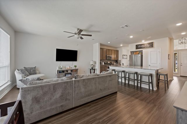 2040 Muscadine Trail, Brenham, TX 77833