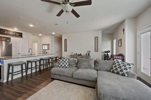 2040 Muscadine Trail, Brenham, TX 77833