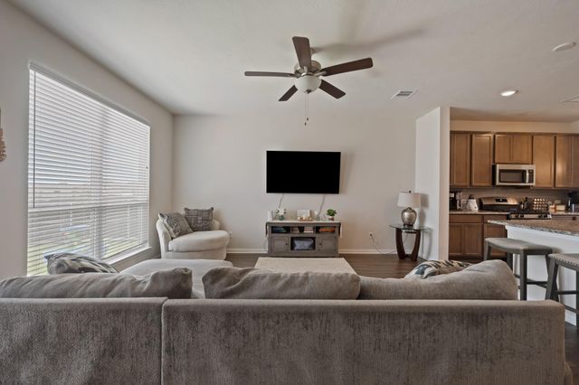 2040 Muscadine Trail, Brenham, TX 77833