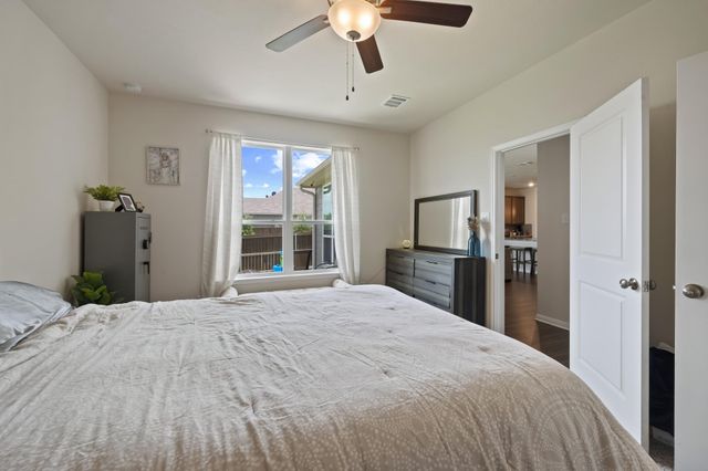 2040 Muscadine Trail, Brenham, TX 77833