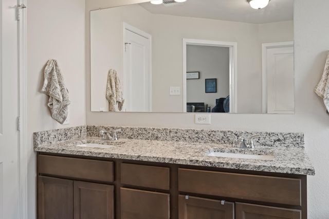 2040 Muscadine Trail, Brenham, TX 77833