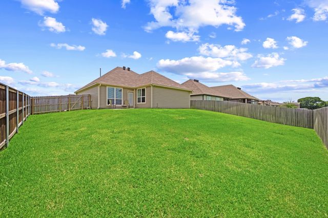 2040 Muscadine Trail, Brenham, TX 77833