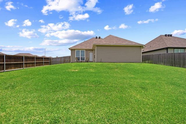 2040 Muscadine Trail, Brenham, TX 77833