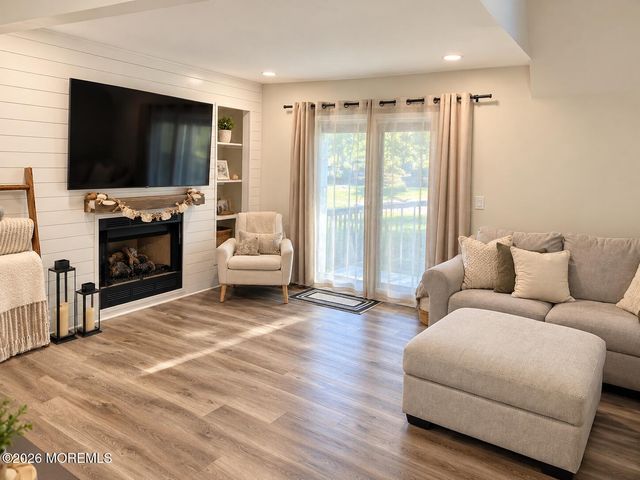 903 Bent Trail 837, Toms River, NJ 08753