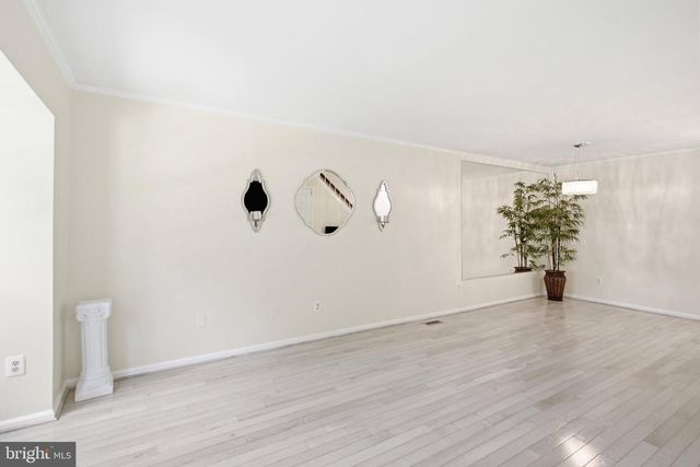 8434 SPRINGFIELD OAKS DR, Springfield, VA 22153