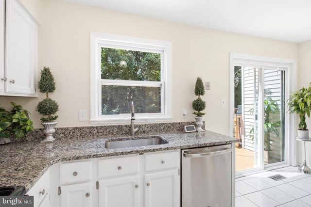 8434 SPRINGFIELD OAKS DR, Springfield, VA 22153