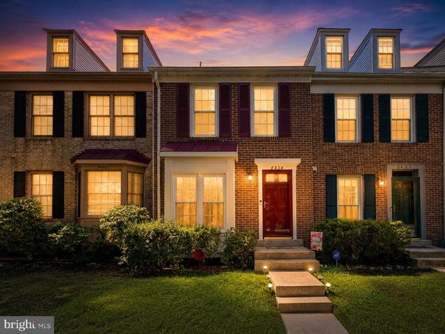 8434 SPRINGFIELD OAKS DR, Springfield, VA 22153
