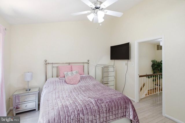 8434 SPRINGFIELD OAKS DR, Springfield, VA 22153
