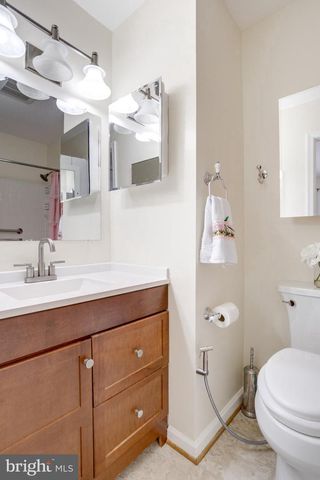 8434 SPRINGFIELD OAKS DR, Springfield, VA 22153