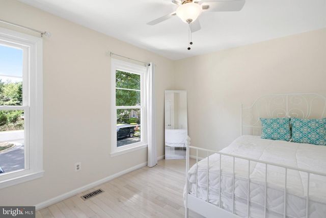 8434 SPRINGFIELD OAKS DR, Springfield, VA 22153