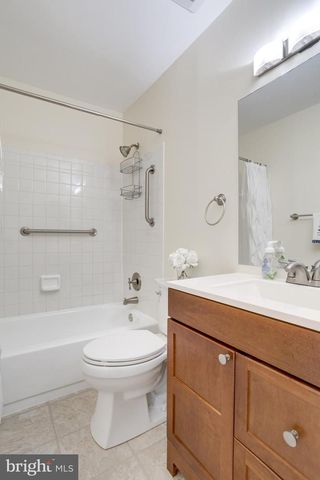 8434 SPRINGFIELD OAKS DR, Springfield, VA 22153