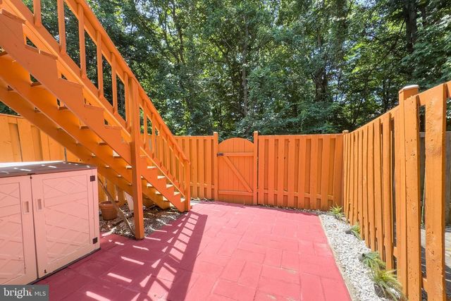 8434 SPRINGFIELD OAKS DR, Springfield, VA 22153