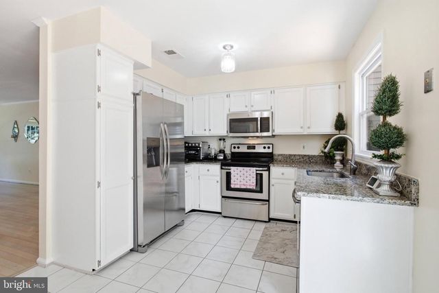 8434 SPRINGFIELD OAKS DR, Springfield, VA 22153