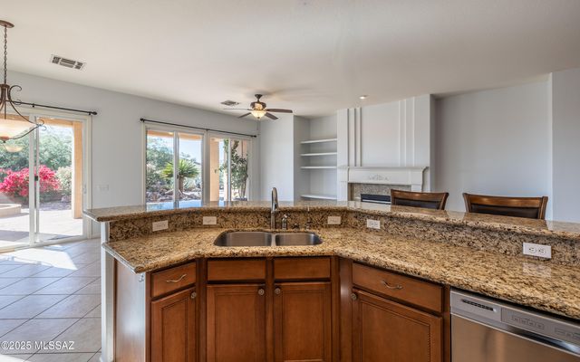 13607 N Gold Cholla Place, Marana, AZ 85658