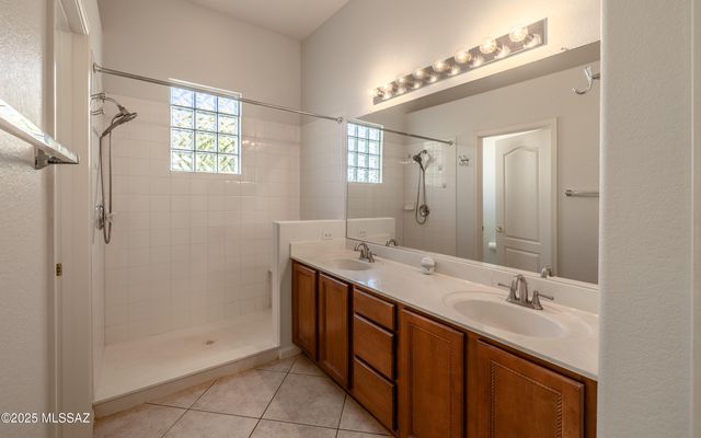 13607 N Gold Cholla Place, Marana, AZ 85658