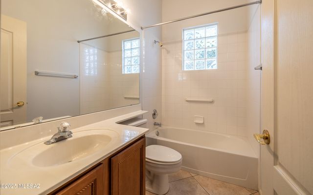 13607 N Gold Cholla Place, Marana, AZ 85658