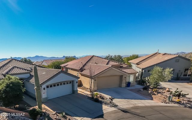 13607 N Gold Cholla Place, Marana, AZ 85658