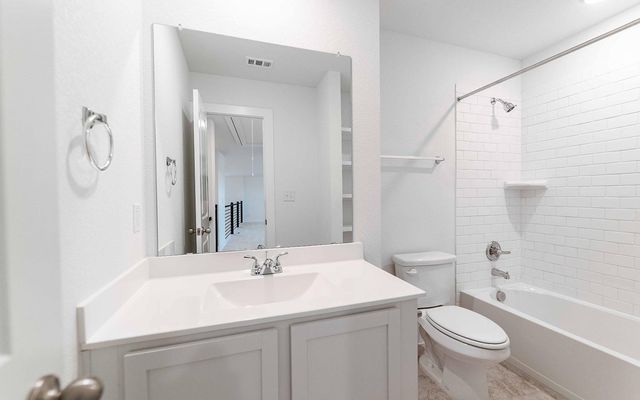 117 Cougar Hill DR, Jarrell, TX 76537