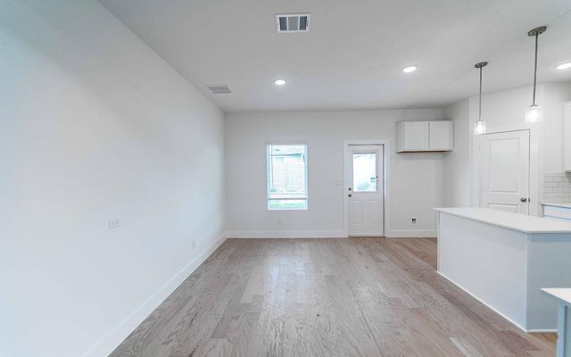 117 Cougar Hill DR, Jarrell, TX 76537