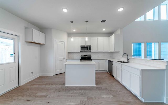 117 Cougar Hill DR, Jarrell, TX 76537