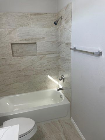 12704 Rio Nueces Lane, Rosharon, TX 77583