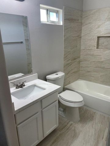 12704 Rio Nueces Lane, Rosharon, TX 77583