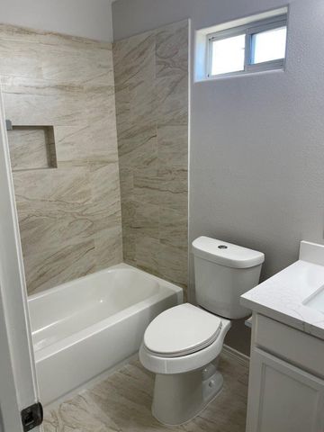 12704 Rio Nueces Lane, Rosharon, TX 77583