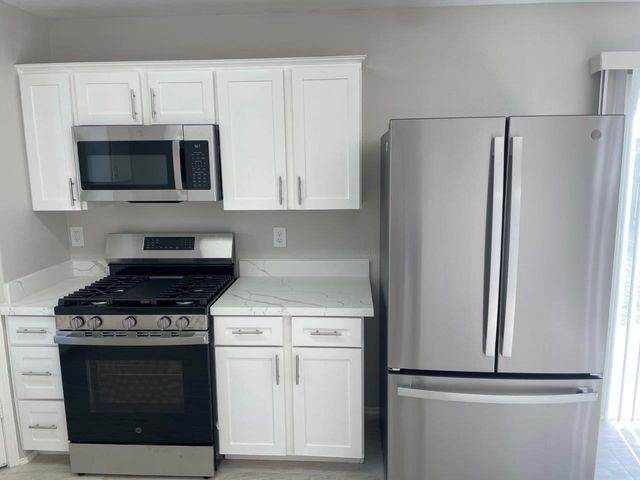 12704 Rio Nueces Lane, Rosharon, TX 77583