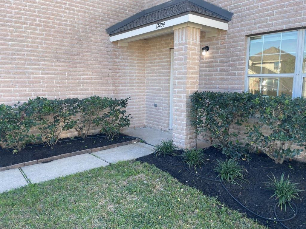 12704 Rio Nueces Lane, Rosharon, TX 77583