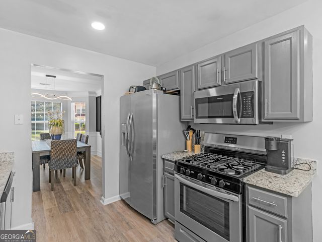 1132 Oak Hollow Lane, Hampton, GA 30228
