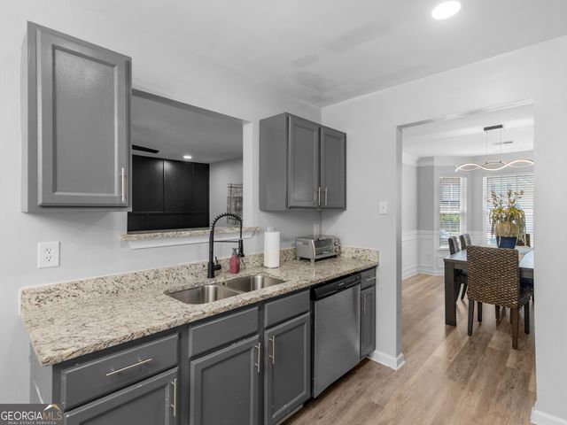 1132 Oak Hollow Lane, Hampton, GA 30228